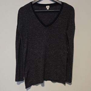 Wilfred Charcoal Heather V-Neck Long Sleeve Tee
